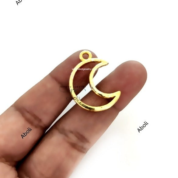 Golden crescent resin bezel 18 X 7 mm for moon resin earrings resin necklace open Mini bezel hollow frame pendant RMBT07