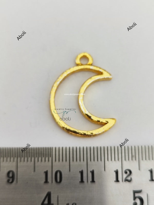 Golden crescent resin bezel 18 X 7 mm for moon resin earrings resin necklace open Mini bezel hollow frame pendant RMBT07