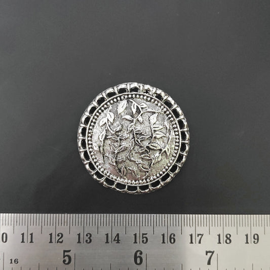 German silver circle pendant with leaves motif SP250