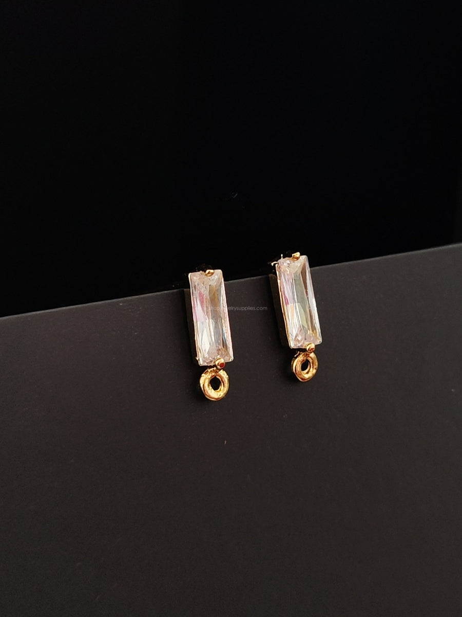 18 k Gold plated Cubic Zirconia stud earring making vertical rectangle stone