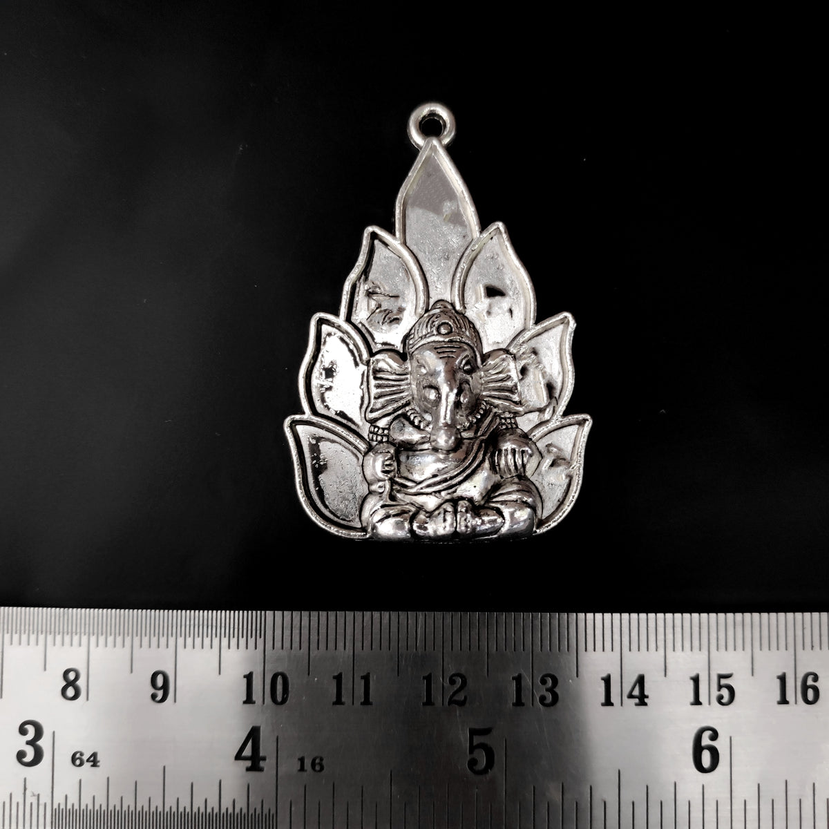 German silver Oxidized pendant Ganesha in flower motif SP304