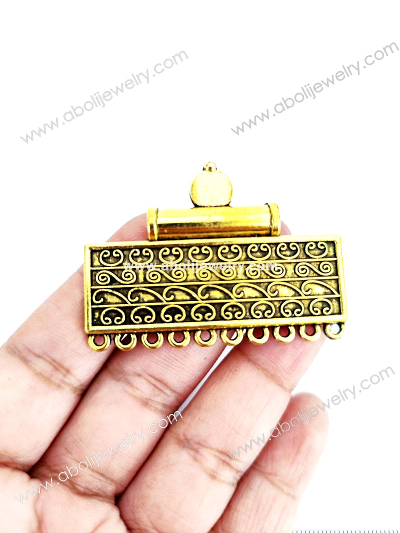 Golden pendant GP21