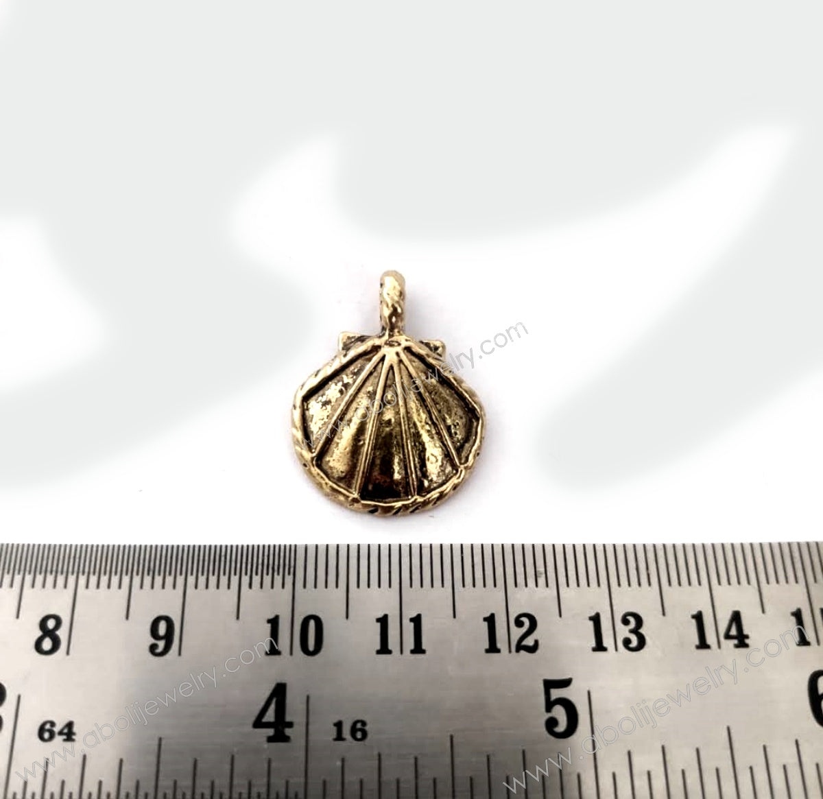 Golden sea shell Charm CHMG83 1 charm