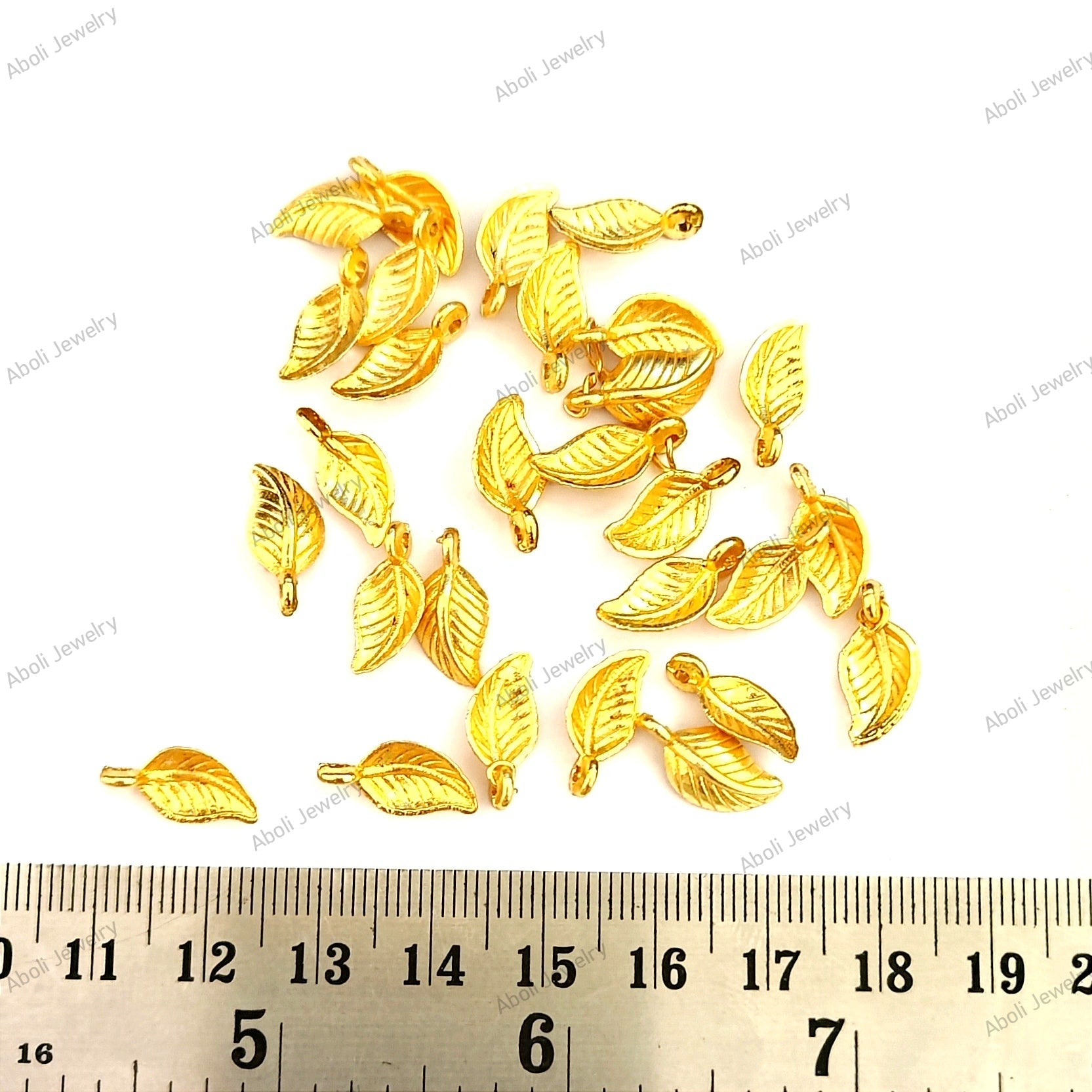 Golden leaf Charm dangles CHMG99 10 gm