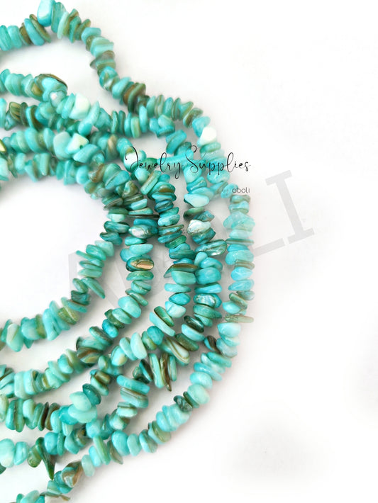 Turquoise uncut beads chip beads 1 full strand UCB08