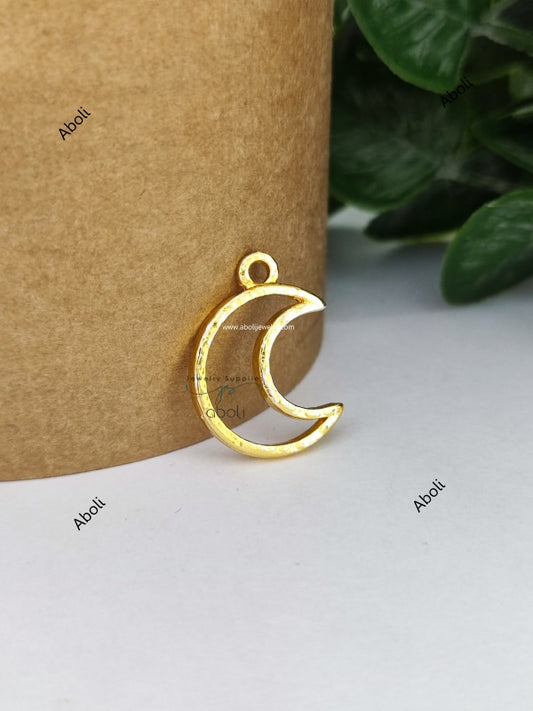 Golden crescent resin bezel 18 X 7 mm for moon resin earrings resin necklace open Mini bezel hollow frame pendant RMBT07