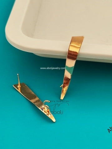 Wavy triangular golden stud component contemporary modern geometric studs MESCNRC17