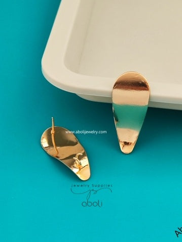 Wavy tapered oval golden stud component contemporary modern geometric studs MESCNRC19