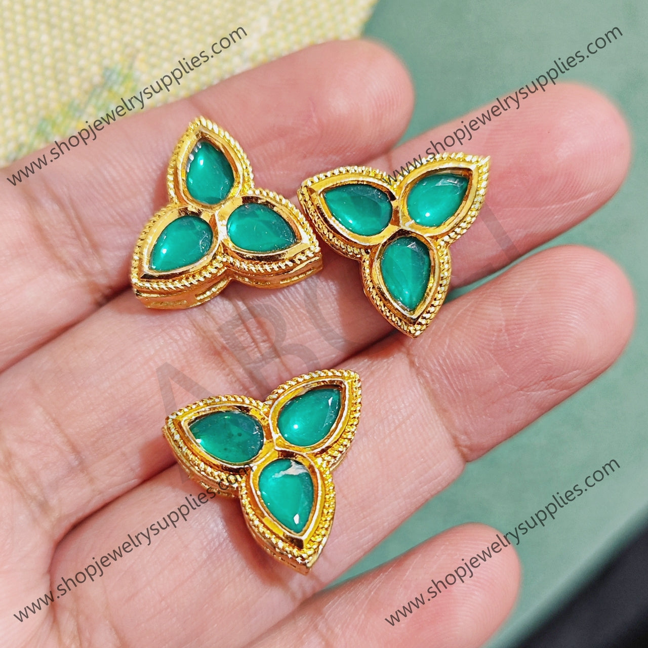 Jadau kundan Meenakari emerald stone for invisible necklace affordable artificial stone 1 piece IAJK08