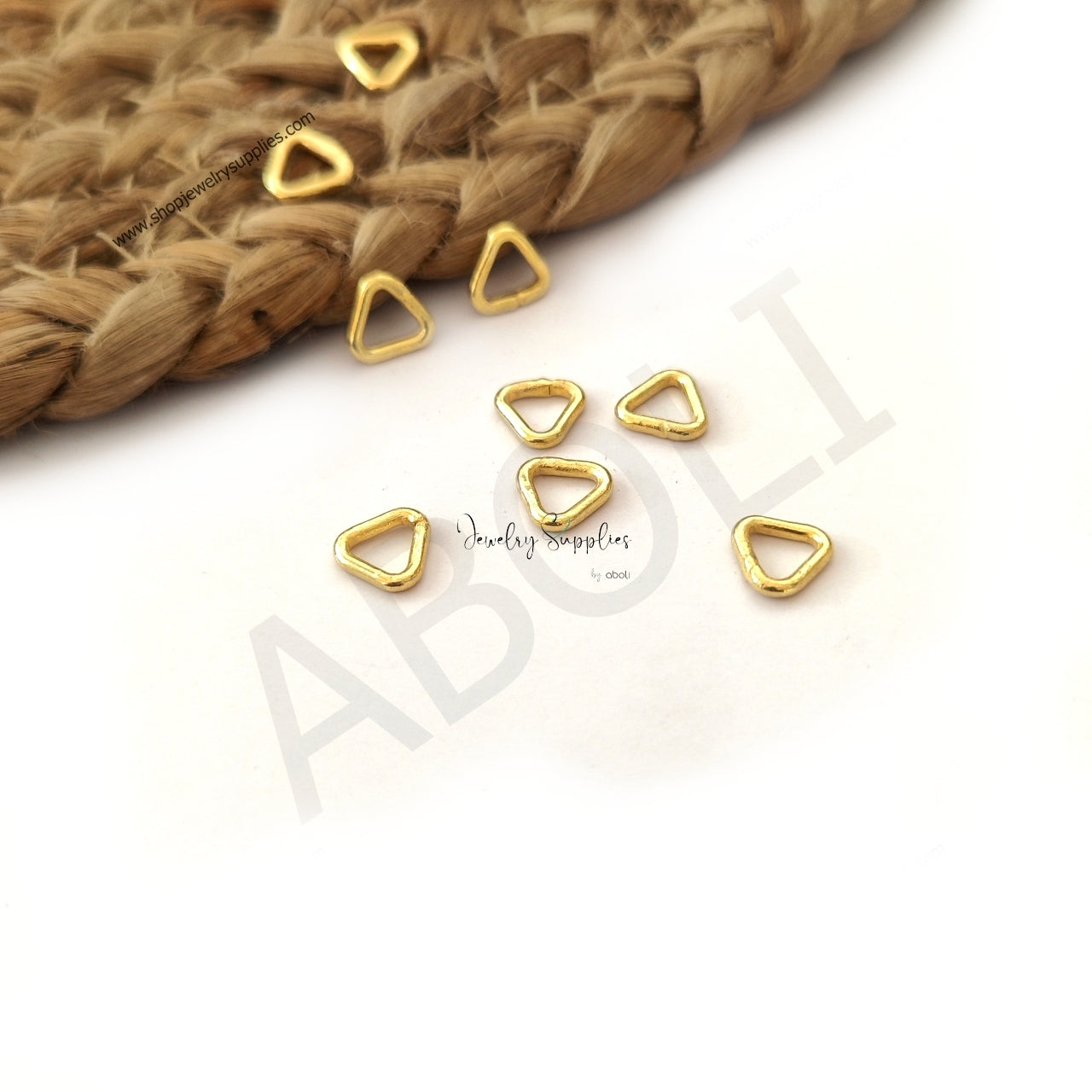 Gold plated triangle jump rings 7 mm 16 G closed triangular jump ring TJRG7 2 rings