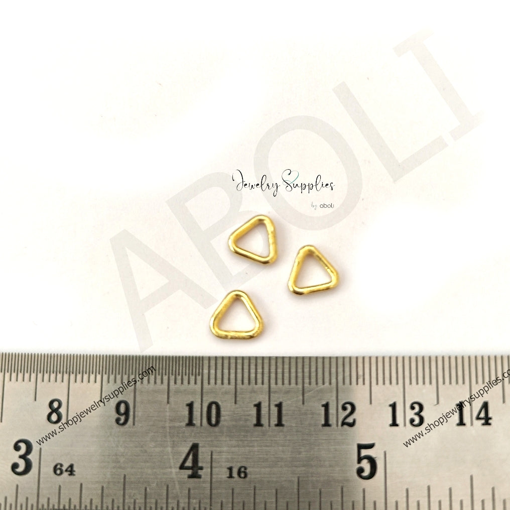 Gold plated triangle jump rings 7 mm 16 G closed triangular jump ring TJRG7 2 rings