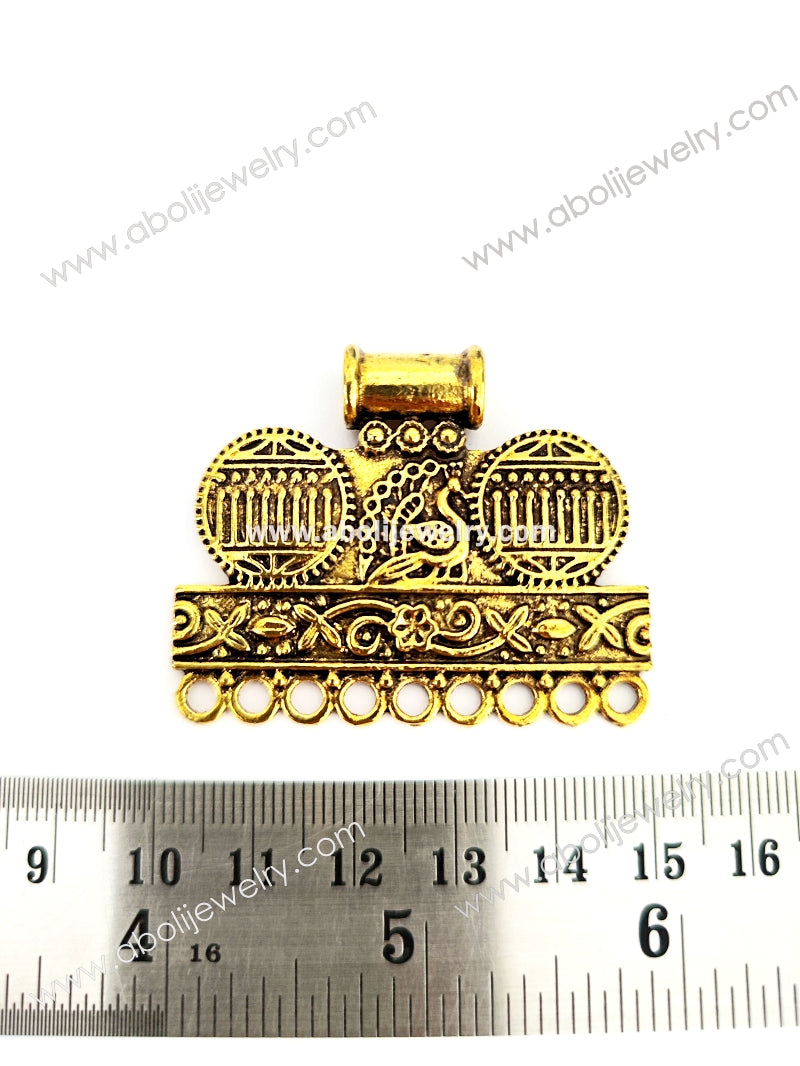 Golden pendant 17