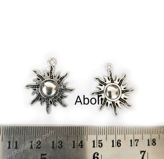 Silver Sun charm Sun pendant CHMS64