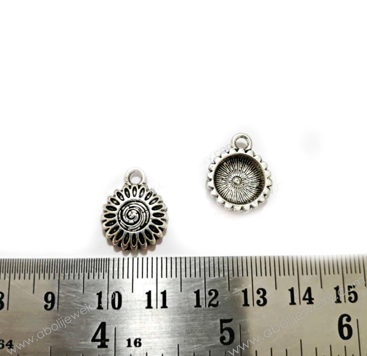 Silver flower charm petals pendant CHMS66