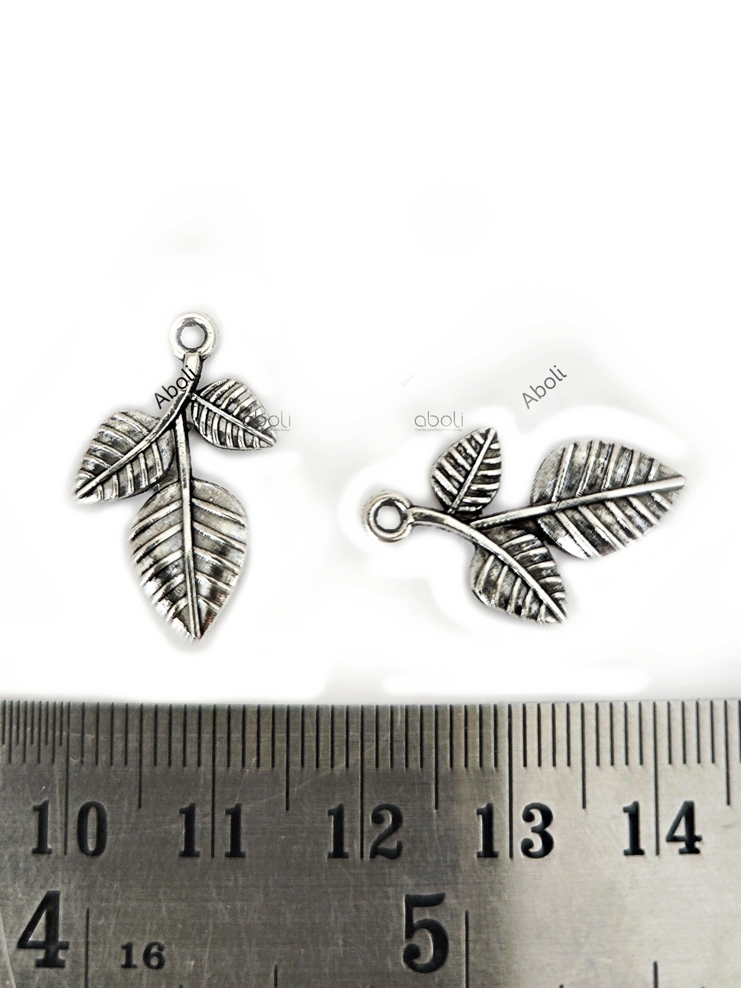 Silver charm 3 leaves charm CHMS129 2 charms