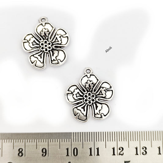 Silver flower Charm floral CHMS93