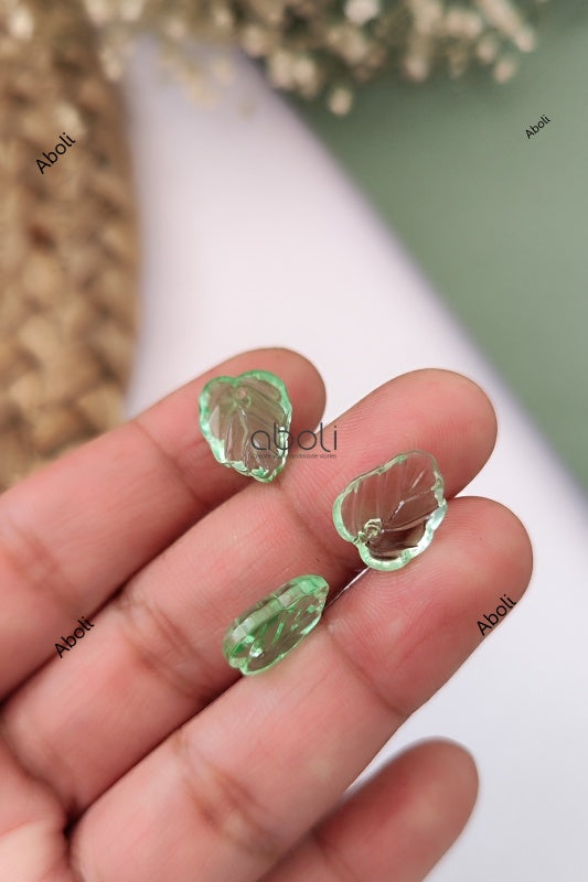 Leaf shaped glass beads FGBA2