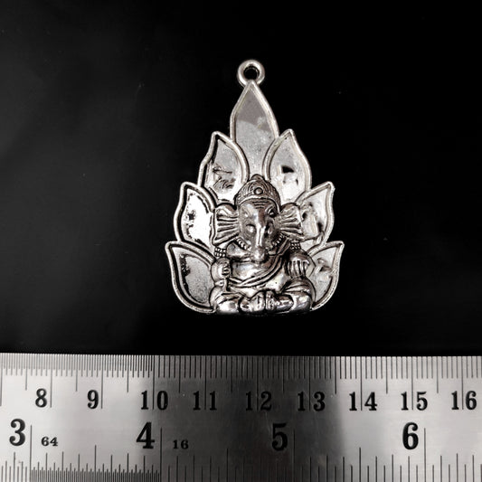 German silver Oxidized pendant Ganesha in flower motif SP304